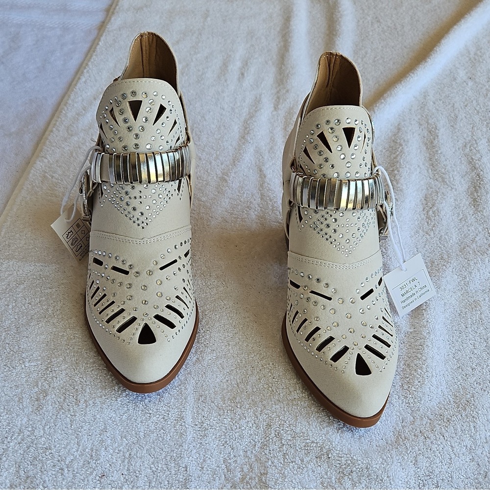 J.Adams Shoes Marcela White Faux Suede Ankle Buckle Studded Pointed Toe Women 7